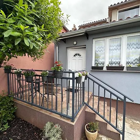 Ines Studioapp * Pula